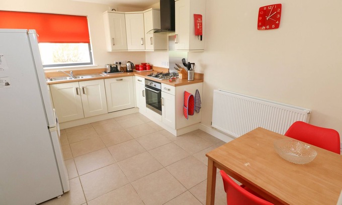 Haverfordwest Cottage | Tlws Bach