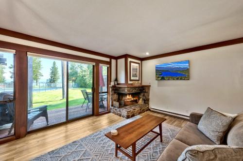 Tahoe City House | TML 04 - Beautiful 1 BR Condo in Tahoe City
