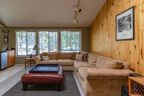 Bass Lake House | Todds Lakefront House