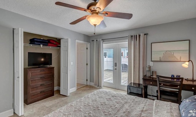 Jacksonville Beach House | Toes in the Sand