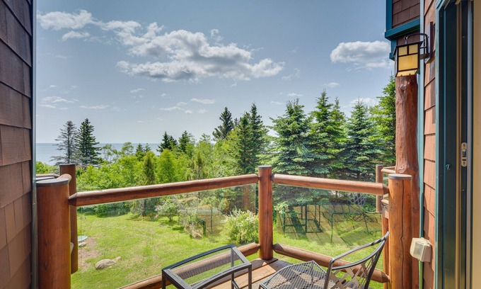 Tofte House | Tofte Tranquility: Lakefront Townhome w/Balcony!