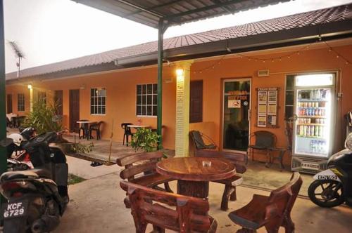 Lubok Buaya Hotel | Tokman Inn