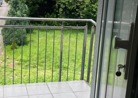 Meiderich Apartment | Toll Apartment mit privatem Eingang free Parking Slbst Check-in NETFLIX 30 Zone ruhig