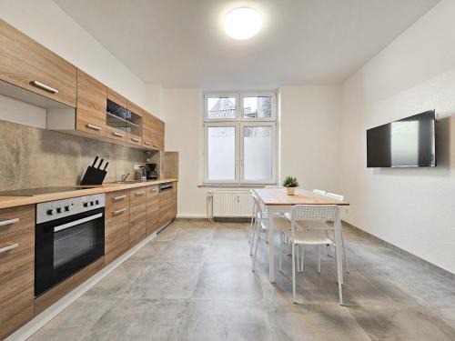 Hochfeld Apartment | Tolstov Apartments - 3 Zimmer Wohnung - 25 Min zur Messe DUS