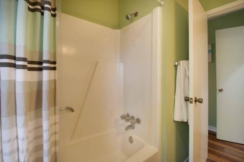Ocean Ridge Apartment | Tons of Sun