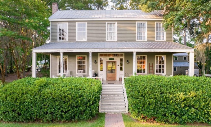Charleston County Other | Toogoodoo River Farmhouse Sits high on a bluff on the Toogoodoo River.