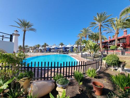 Playa del Aguila House | TOP 2 Sun Club bungalow terraza