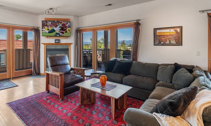 Sandpoint Condo | Top-Floor Condo in Downtown Sandpoint - Sleeps 6