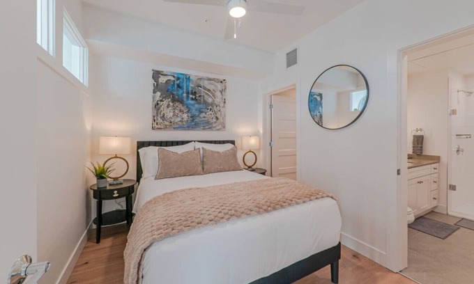 Fairpark Apartment | Top floor Deluxe 1BR Pool/Gym/Htub/Bowling + More!