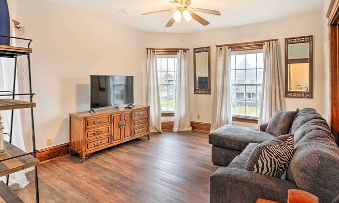 Lorain Apartment | Top-floor Lake Erie Apartment: Walk to Lakefront!