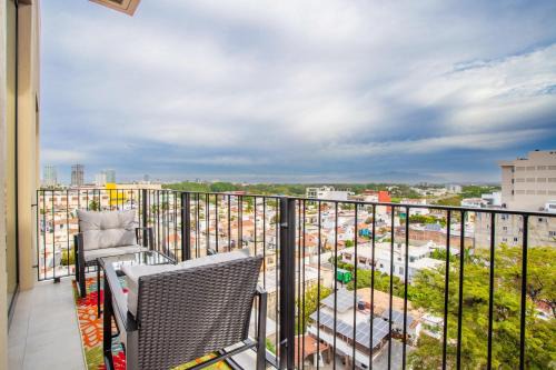 Diaz Ordaz House | Top Floor Skyline 2BR in Versalles
