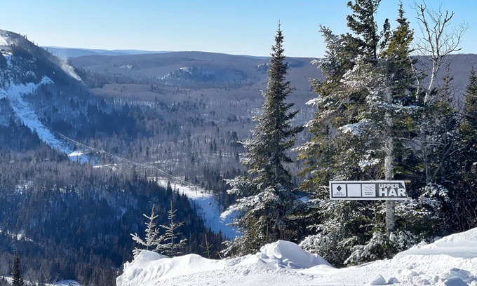 Lutsen Condo | Top flr condo - prime location! Views of Moose Mtn & Lk Superior! Ski-in/Ski-out