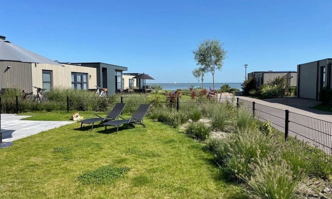 Enkhuizen House | Top-modernes Chalet Windrose mit Großem, Eingezäuntem Garten am Ijsselmeer