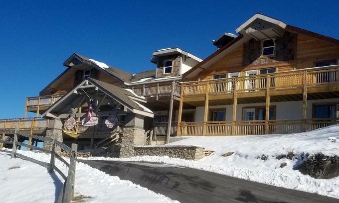 Beech Mountain Hotel | Top of the Beech Inn