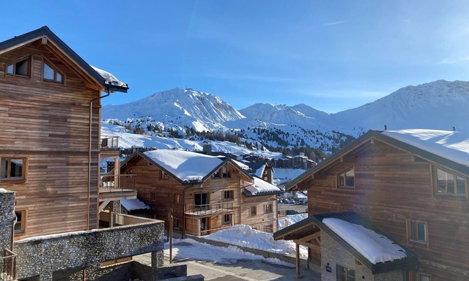 La Plagne-Tarentaise Ski Chalet | Top-of-the-range chalet Emeraude la Plagne, sleeps 10