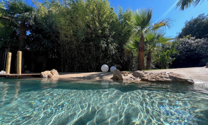Le Mourillon Villa | Top-of-the-range villa, pool and Jacuzzi not overlooked. A true haven of peace.