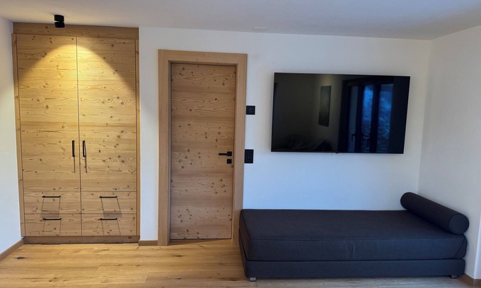 Oeschseite Apartment | Top-renovated, very nice vacation apartment on the Rinderberg in Zweisimmen