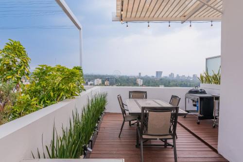 Hipodromo Condesa Apartment | TOP VIEW PENTHOUSE Private Rooftop, Wi-Fi 500Mbps, Air Conditioning, Grill, Pool and Gym