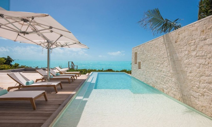 Venetian Road Settlement Villa | Top villa with fantastic views