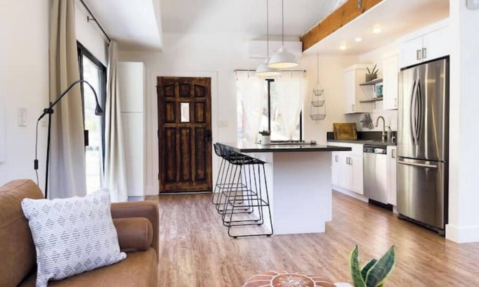 Topanga Apartment | Topanga’s Mini Spa Retreat for 2