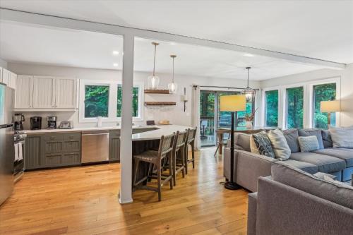 Stowe Area House | Topnotch 384D