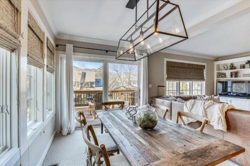 Stowe Area House | Topnotch 558A