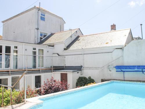 Salcombe Apartment | Topside