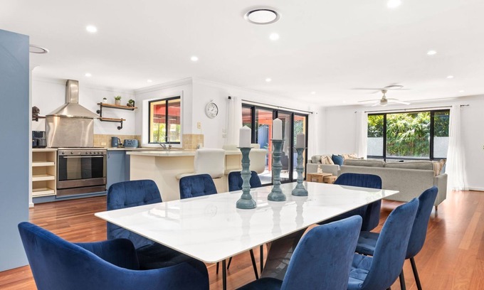 St. Georges Basin House | Topsy Turvey by Experience Jervis Bay