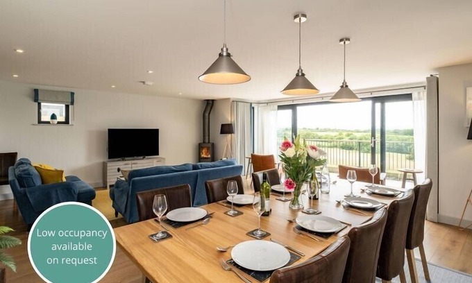 St Minver Cottage | TOR VIEW, family friendly, with open fire in St Minver