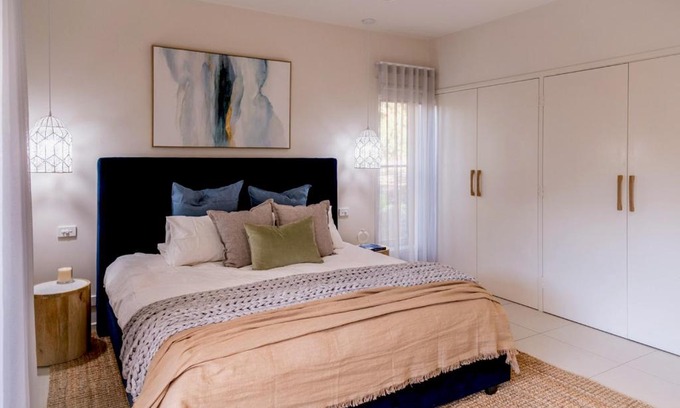 Torquay House | Torquay Bliss Retreat with Sauna and Hot Tub