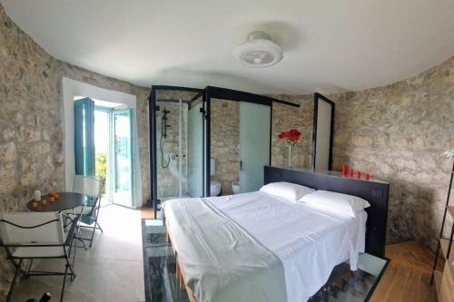Historical Downtown Salerno Villa | Torre del Principe suite