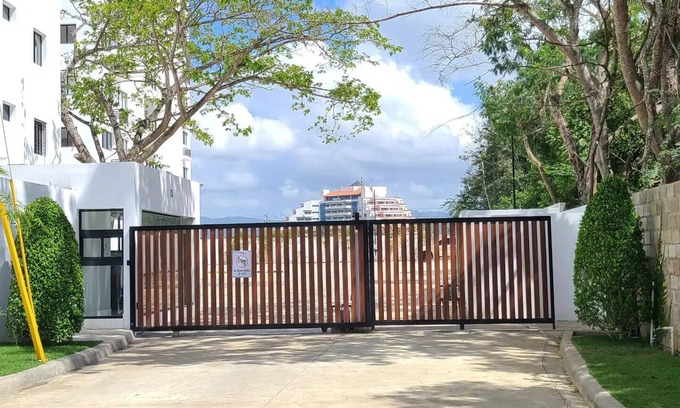 Santiago Province Apartment | Torre de lujo con piscina y seguridad