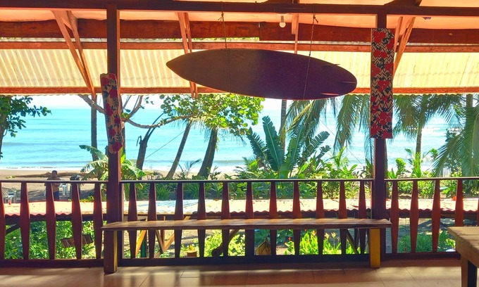 Tortuguero Hotel | Tortuguero Adventures Beach House
