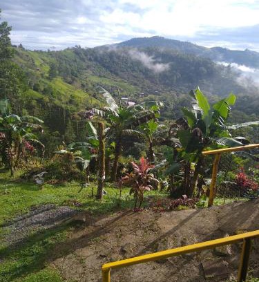 Tayutic Bed & Breakfast | Toucan Mountain Rest