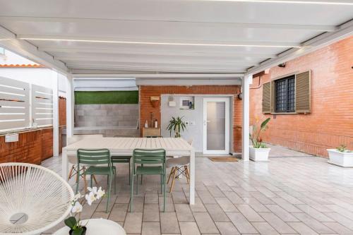 Ciampino House | Touch&Go - Stanza privata con servizi