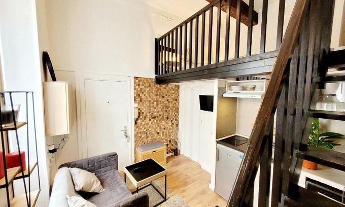 Arnaud Bernard Apartment | Toulouse - Basilique St-Sernin------- Netflix