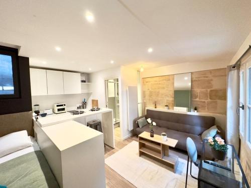 Bordeaux Golden Triangle Apartment | Tourny Bordeaux Studio
