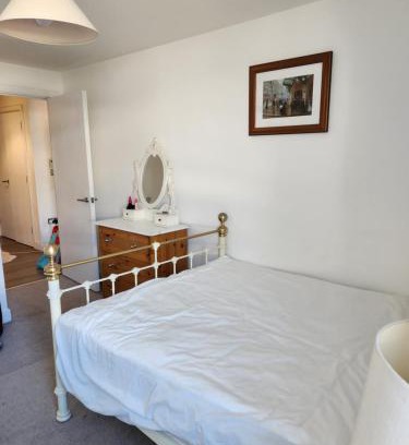 Wapping Apartment | Tower Bridge - Saint Katherine's Dock