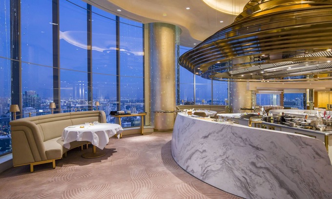 Bang Rak Hotel | Tower Club at lebua