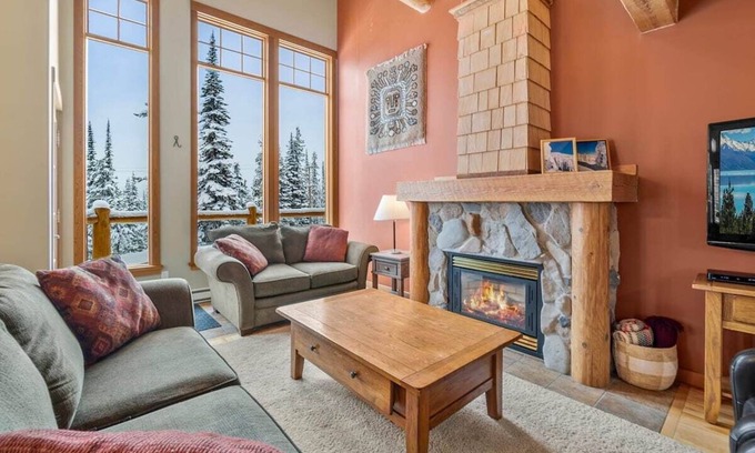 Snow Pine Estates Ski Chalet | Towering Firs | Private Hot Tub & Ski In/Ski Out