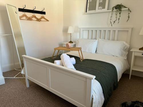 Murthly Apartment | Town Centre Flat For Two Adults in Blairgowrie