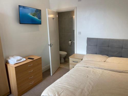 Newcastle-Under-Lyme House | Town centre, very convenient