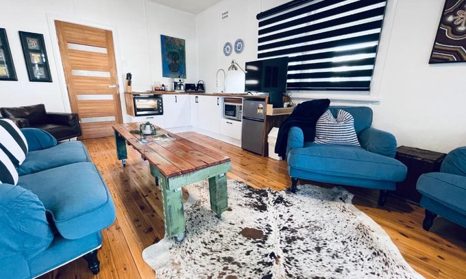 Tenterfield House | Town Cottage