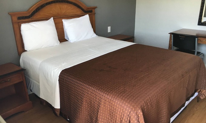 Lynwood Hotel | Town House Motel