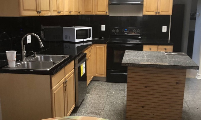 Montgomery Village House | Town house