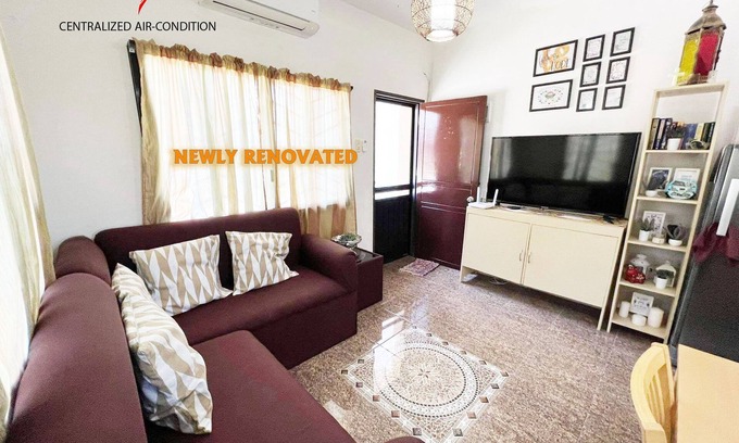 Talomo District House | Town House Walking Distance to Beach & Panoramic Mountain View