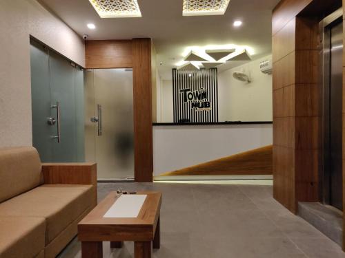 Valanchery Hotel | Town Hub