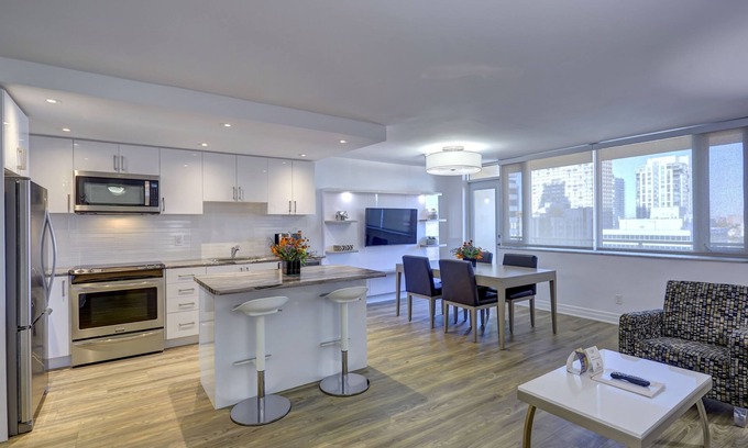 Church and Wellesley Hotel | Town Inn Suites Hotel