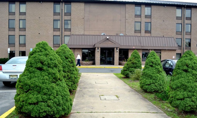 South Plainfield Hotel | Town Inn & Suites South Plainfield-Piscataway