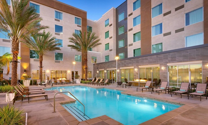 Hawthorne Hotel | TownePlace Suites by Marriott Los Angeles LAX/Hawthorne
